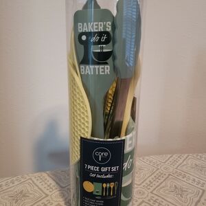 (NWT) Core Kitchen 7 Piece Gift Set in Green